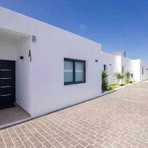 https://sea-breeze-playa-blanca-lanzarote.in-canary-islands.com