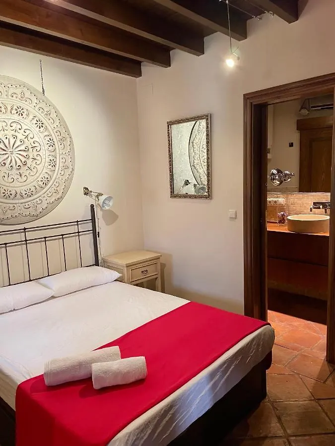 Sleep In Historic Puerta Elvira Apartment Granada