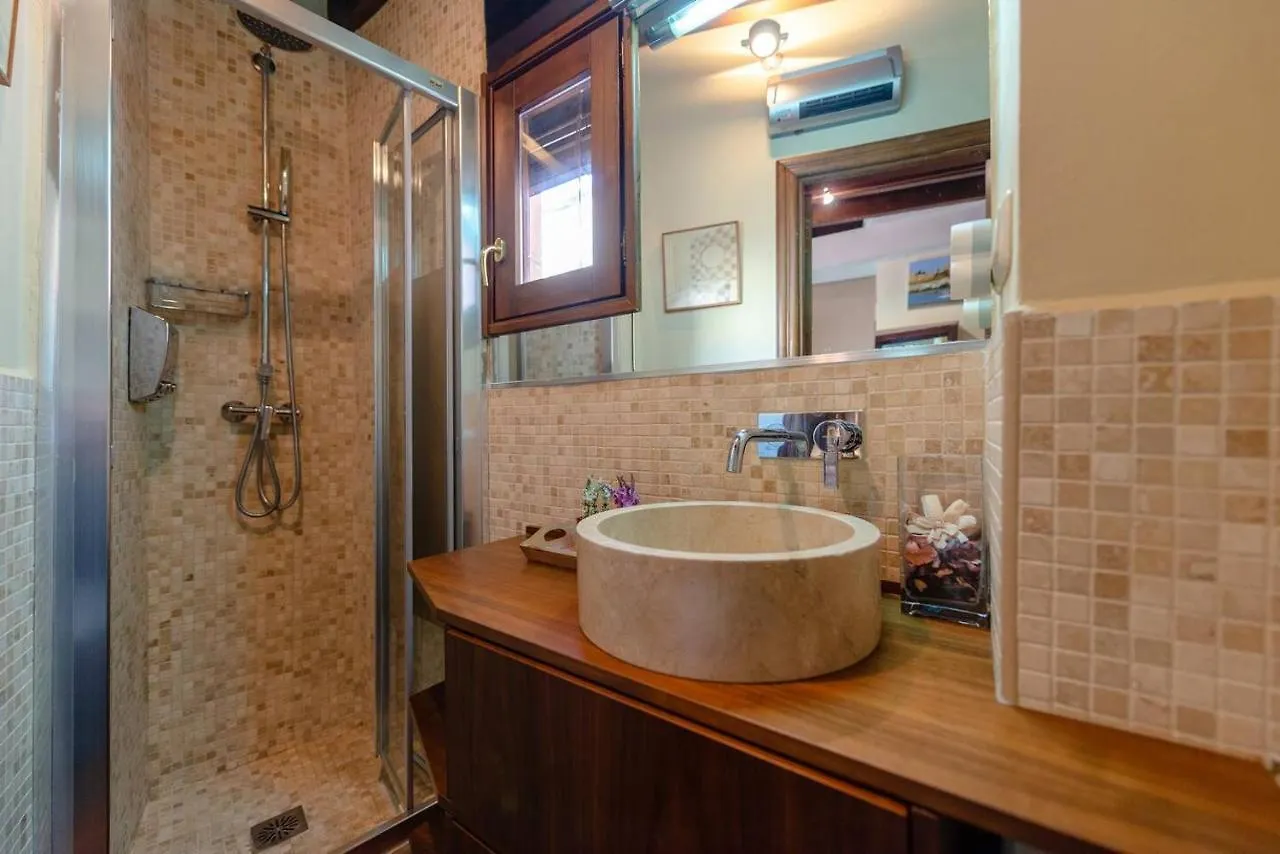 Sleep In Historic Puerta Elvira Apartment Granada